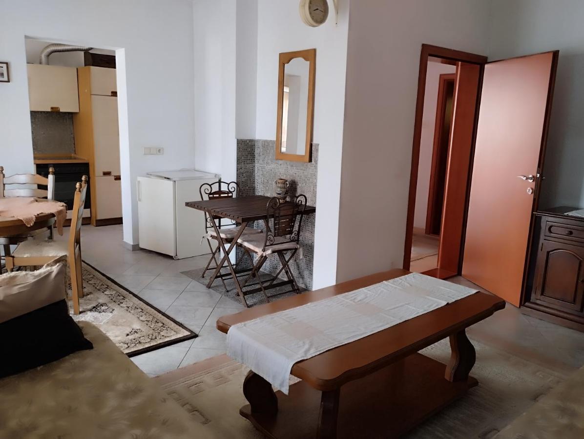 Miran Lägenhet Ivanica Exteriör bild